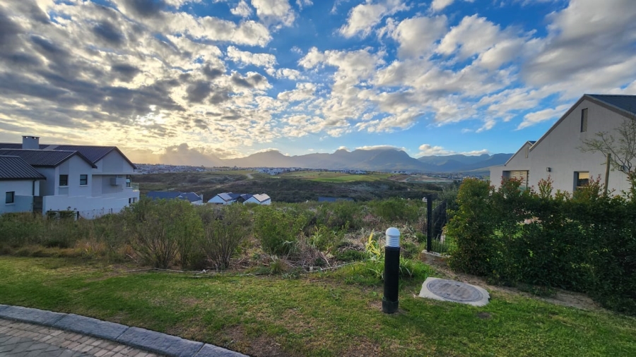 0 Bedroom Property for Sale in Kingswood Golf Estate Western Cape